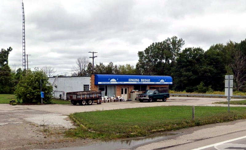 Singing Bridge Store and Station - Street Views 2009-2023 (newer photo)